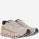 Al ejecutar las zapatillas de deporte CloudMonster Void