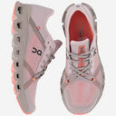 In esecuzione di scarpe da ginnastica Cloudflow