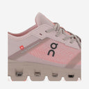 In esecuzione di scarpe da ginnastica Cloudflow