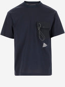 Y deambular camiseta con logotipo y gancho