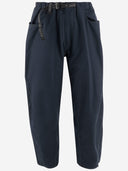 En wandel broek met riem