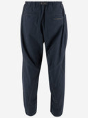 En wandel broek met riem
