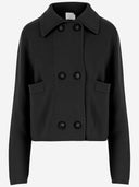 Aludir a la chaqueta de lana y cachemir