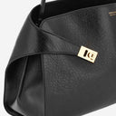 Salvatore Ferragamo przytul miękką torbę na ramię