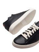Sneakers Kiton in pelle con dettaglio punto croce.