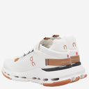 Om at køre Cloudnova 2 Sneakers