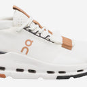 Om at køre Cloudnova 2 Sneakers