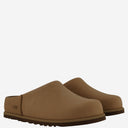 قباقيب جلدية من Ugg Otzo