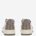 Sneaker Autry a blocchi di colore bassi con medaglia