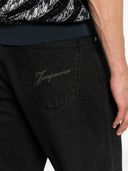 Jacquemus jeans met rechte pijpen en geborduurd logo