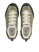 Scharfe Turnschuhe