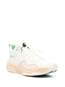 Marcas villanas negras zapatillas sucias