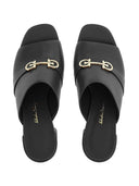 Ferragamo doppio gancio muli