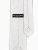 إمبوريو أرماني العلاقات البيضاء