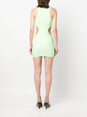 레이나 올가 (Reina Olga)는 세부적인 짧은 드레스를 잘라냅니다