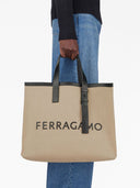 Bolso de lona del logotipo de Ferragamo
