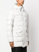 Chaqueta con capucha de reus kired