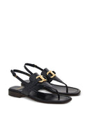 Sandalias de tanga de cuero de ferragamo gancini