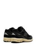 New Balance M2002 R Sneakers