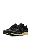 New Balance M2002 R Sneakers