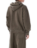 Rispettare l'abbigliamento....