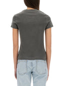 Moschino Jeans Tirt مع شعار