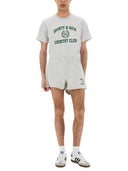 Camiseta universitaria deportiva y rica
