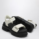 Ugg Ashton caviglia sandali bianchi