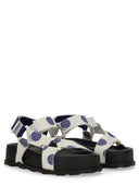 Sandalia moschino con logotipo