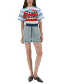 Moschino Jeans Tirt مع شعار
