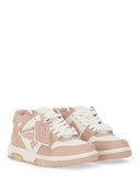 Av hvitt "ut av kontoret" sneaker