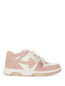 Av hvitt "ut av kontoret" sneaker