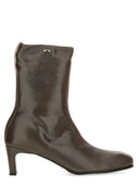 حذاءنا القديم "Karasu"