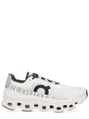 على حذاء رياضة "CloudMonster"