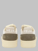Veja Sneaker "V 82"