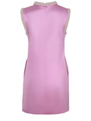 Selvportrettkjole laget av polyester.