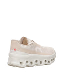 On Sneakers Ivory