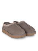 UGG "Tasman" muilezels gemaakt van suede.