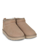 STIVALI UGG "Classic Ultra Mini" realizzato in pelle scamosciata