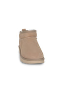 STIVALI UGG "Classic Ultra Mini" realizzato in pelle scamosciata