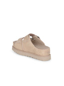 Ugg 'Goldenstar Hi' tøffel laget av semsket skinn.