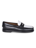 Des mocassins classiques «Dan» en cuir.