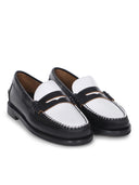 Des mocassins classiques «Dan» en cuir.
