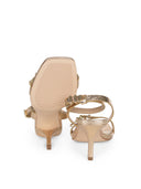 Craquelè 가죽으로 만든 Michael Kors "Darrington"샌들.