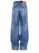Dsquared2 "Traveller Jean" tillverkad i denim.