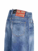 Dsquared2 "Traveller Jean" tillverkad i denim.