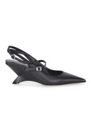 Vic Matiè sandalias hechas de cuero.