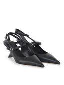 Vic Matiè sandalias hechas de cuero.