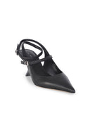 Vic Matiè sandalias hechas de cuero.