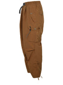 Y pantalones de vagabundo hechos de nylon mixto